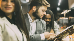 Les initiatives locales pour lutter contre le chômage des jeunes